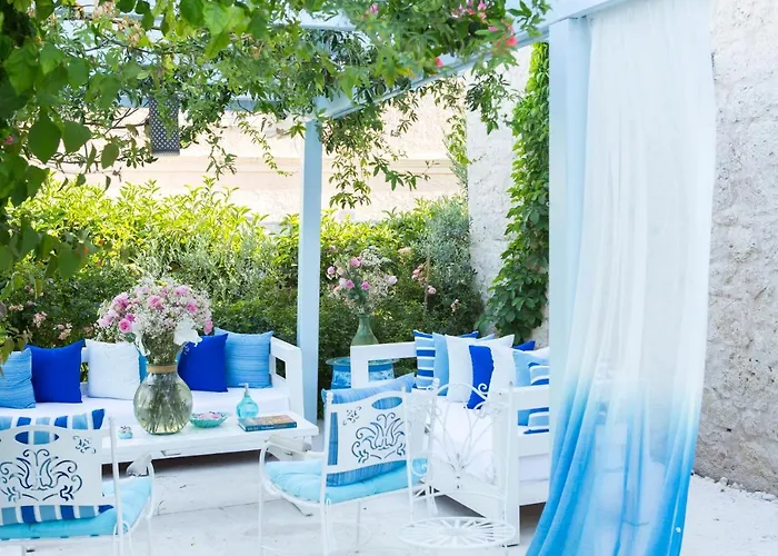 Alura Hotel